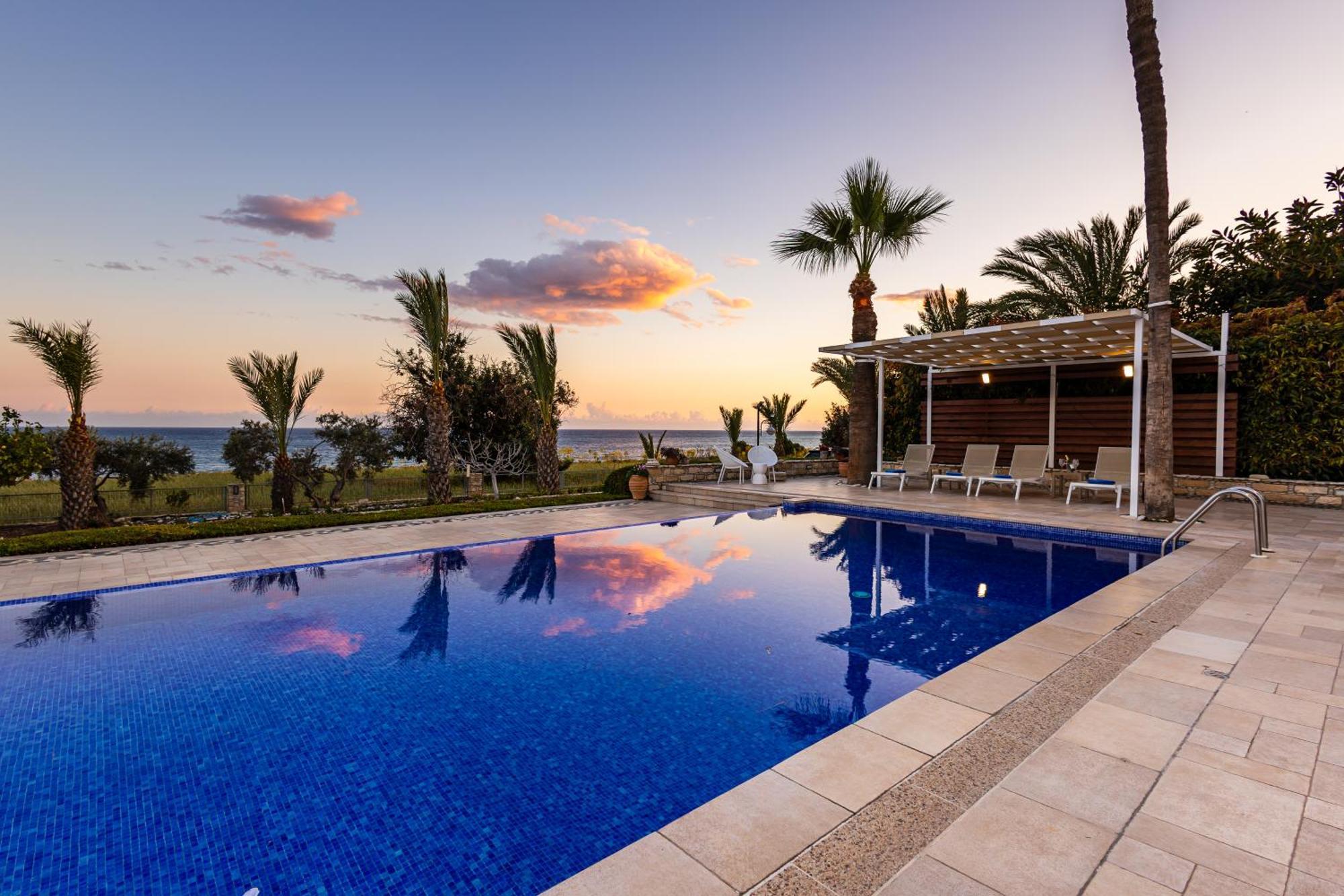 Villa Chrysta Agios Theodoros Luaran gambar